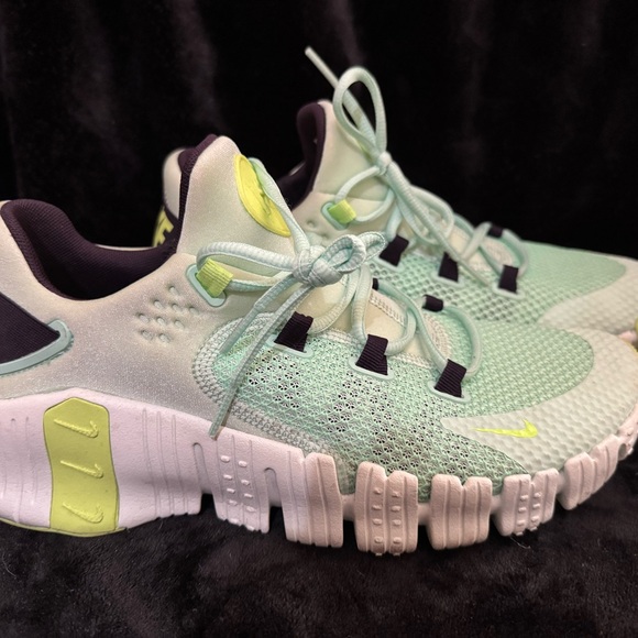 Nike Womens Metcon - Picture 3 of 6